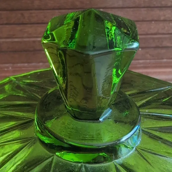 Vintage Viking Glass Emerald Green Diamond Point Candy Dish Compote - Picture 5 of 11